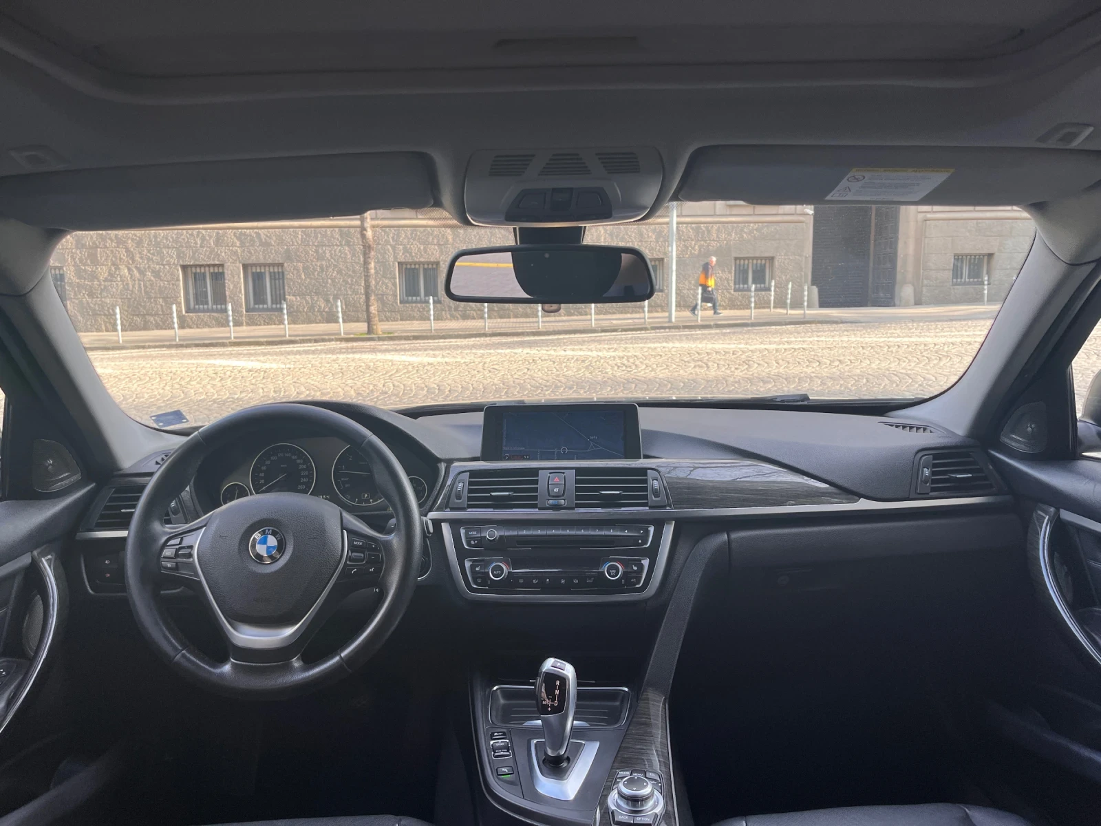 BMW 320 Luxury Line, снимка 6 - Автомобили и джипове - 54111786