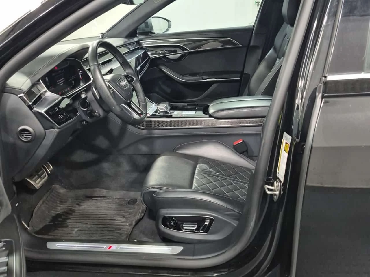 Audi S8 * L * ОТ ПРЕДСТАВИТЕЛСТВО * АВТОКРЕДИТ * , снимка 9 - Автомобили и джипове - 54911477