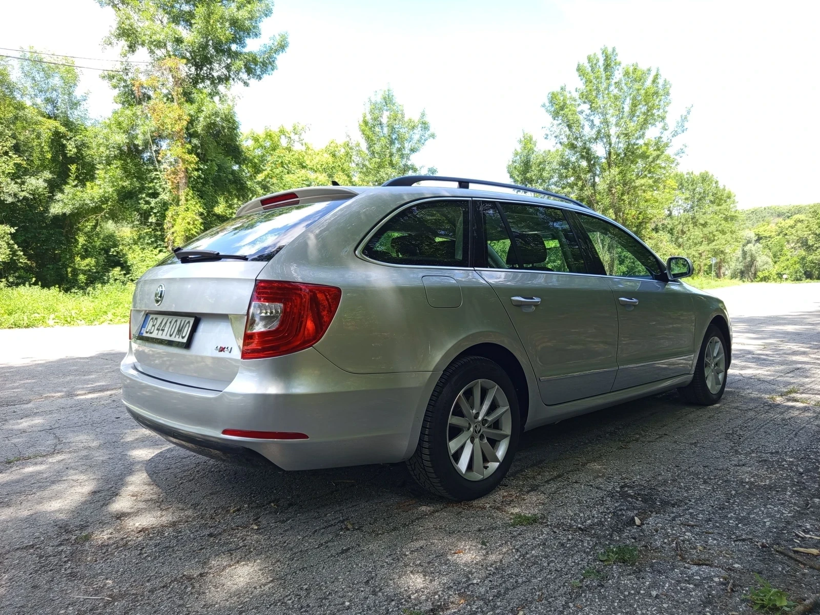 Skoda Superb 2.0 TDi-170 ps 4x4, снимка 4 - Автомобили и джипове - 54969048