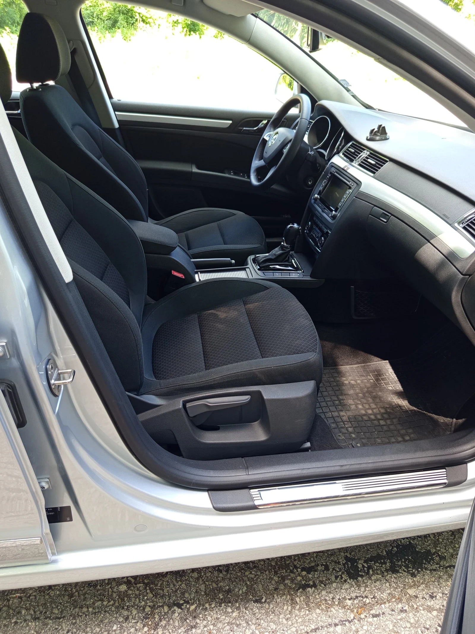 Skoda Superb 2.0 TDi-170 ps 4x4, снимка 9 - Автомобили и джипове - 54969048
