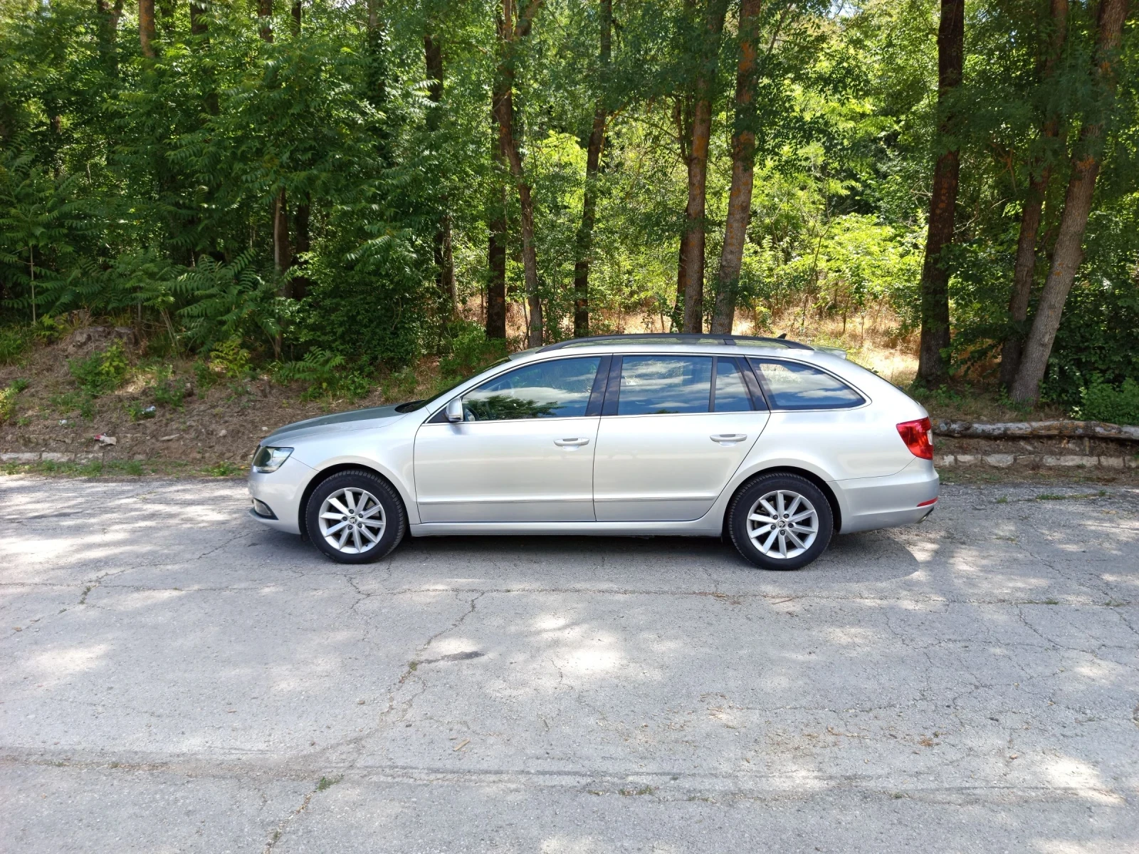 Skoda Superb 2.0 TDi-170 ps 4x4, снимка 2 - Автомобили и джипове - 54969048