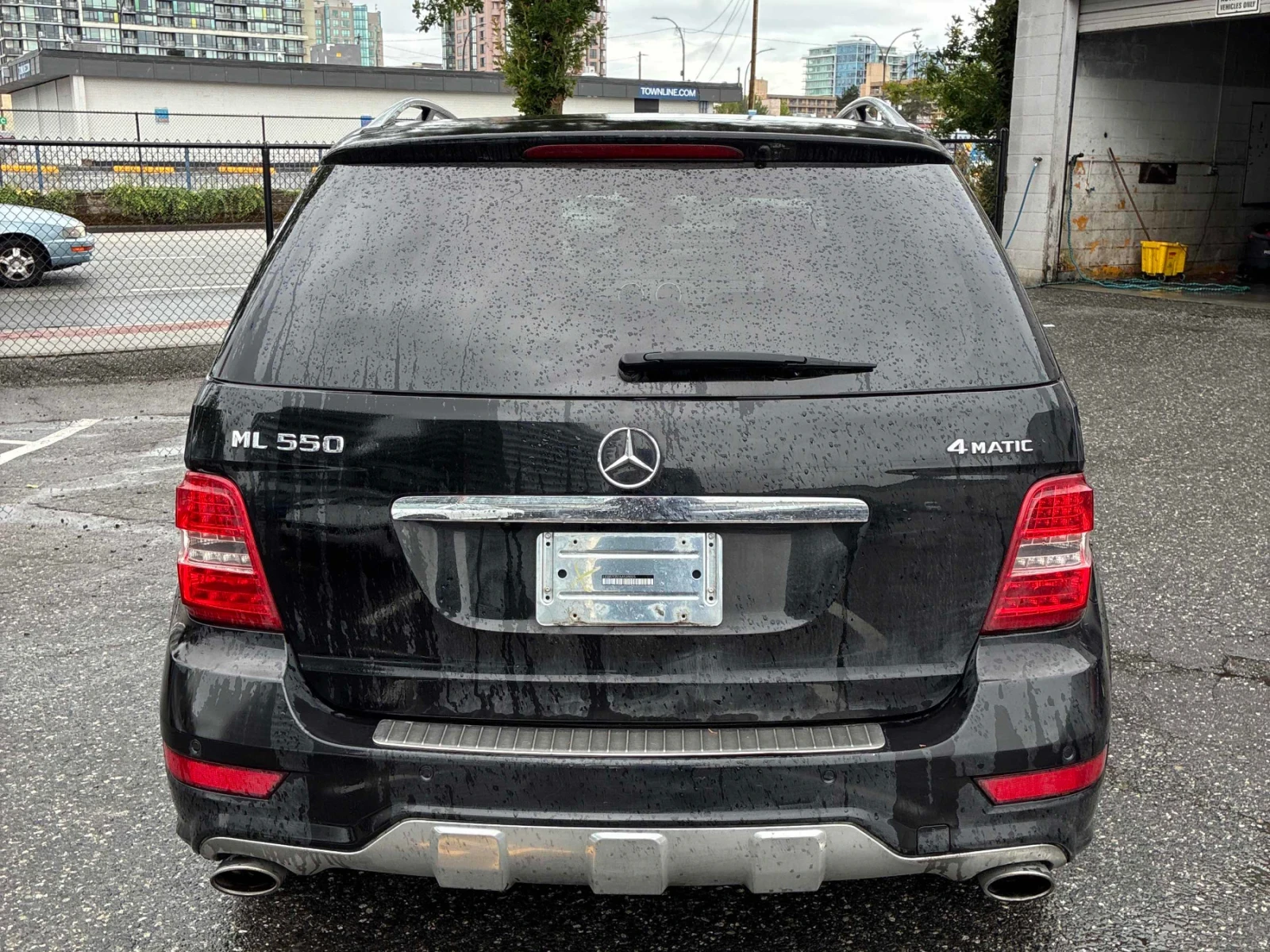 Mercedes-Benz ML 550 AMG * КАМЕРА * ПОДГРЕВИ * KEYLESS * CARFAX * , снимка 5 - Автомобили и джипове - 55080814