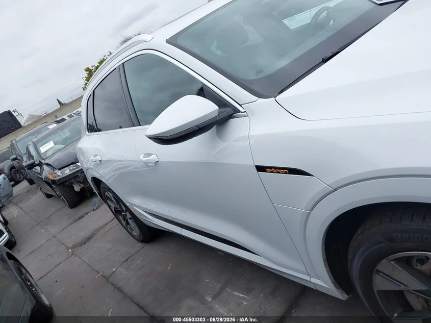 Audi E-Tron Premium Quattro, снимка 13 - Автомобили и джипове - 55140049
