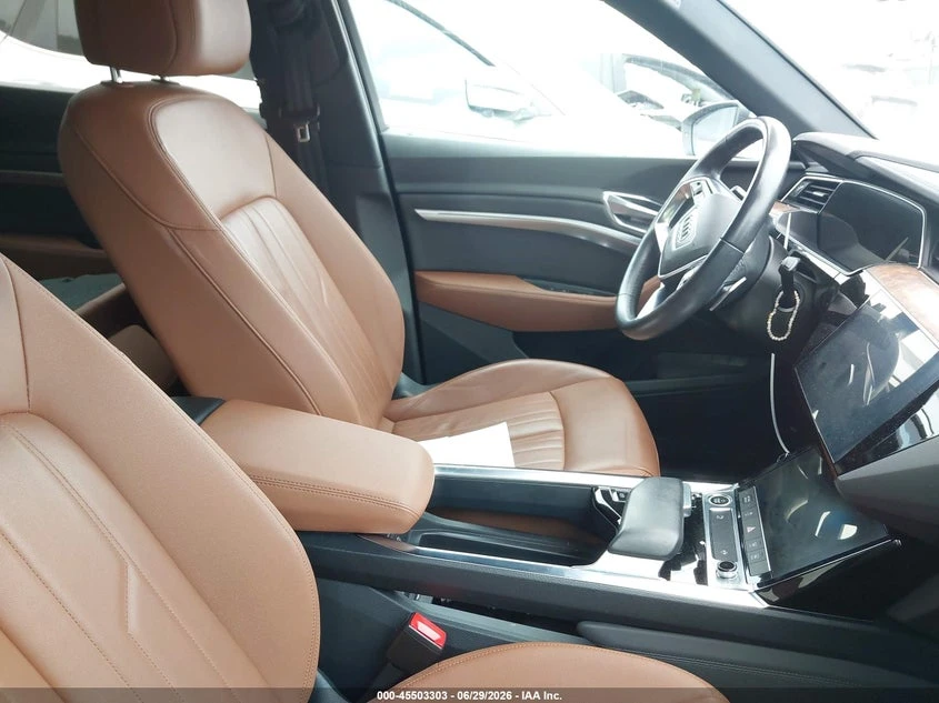 Audi E-Tron Premium Quattro, снимка 5 - Автомобили и джипове - 55140049