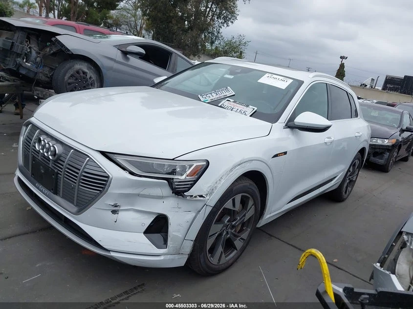 Audi E-Tron Premium Quattro, снимка 2 - Автомобили и джипове - 55140049