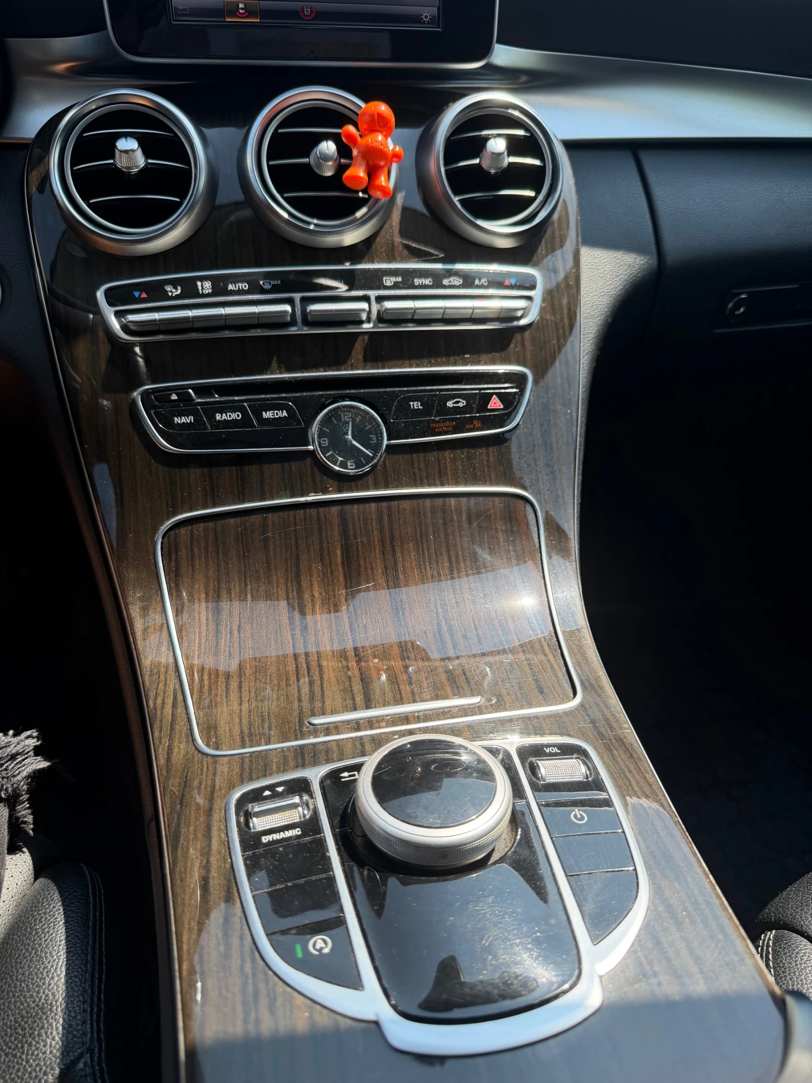Mercedes-Benz C 300, снимка 10 - Автомобили и джипове - 55920551