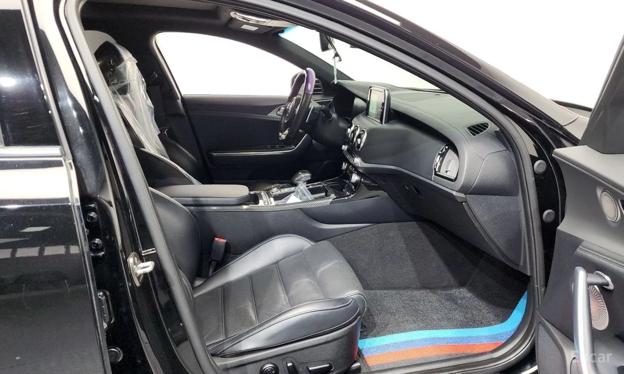 Kia Stinger 3.3* TURBO* GT* ОБДУХВАНЕ* ДИСТРОНИК* ХЕДЪП* 360КА, снимка 14 - Автомобили и джипове - 56234206