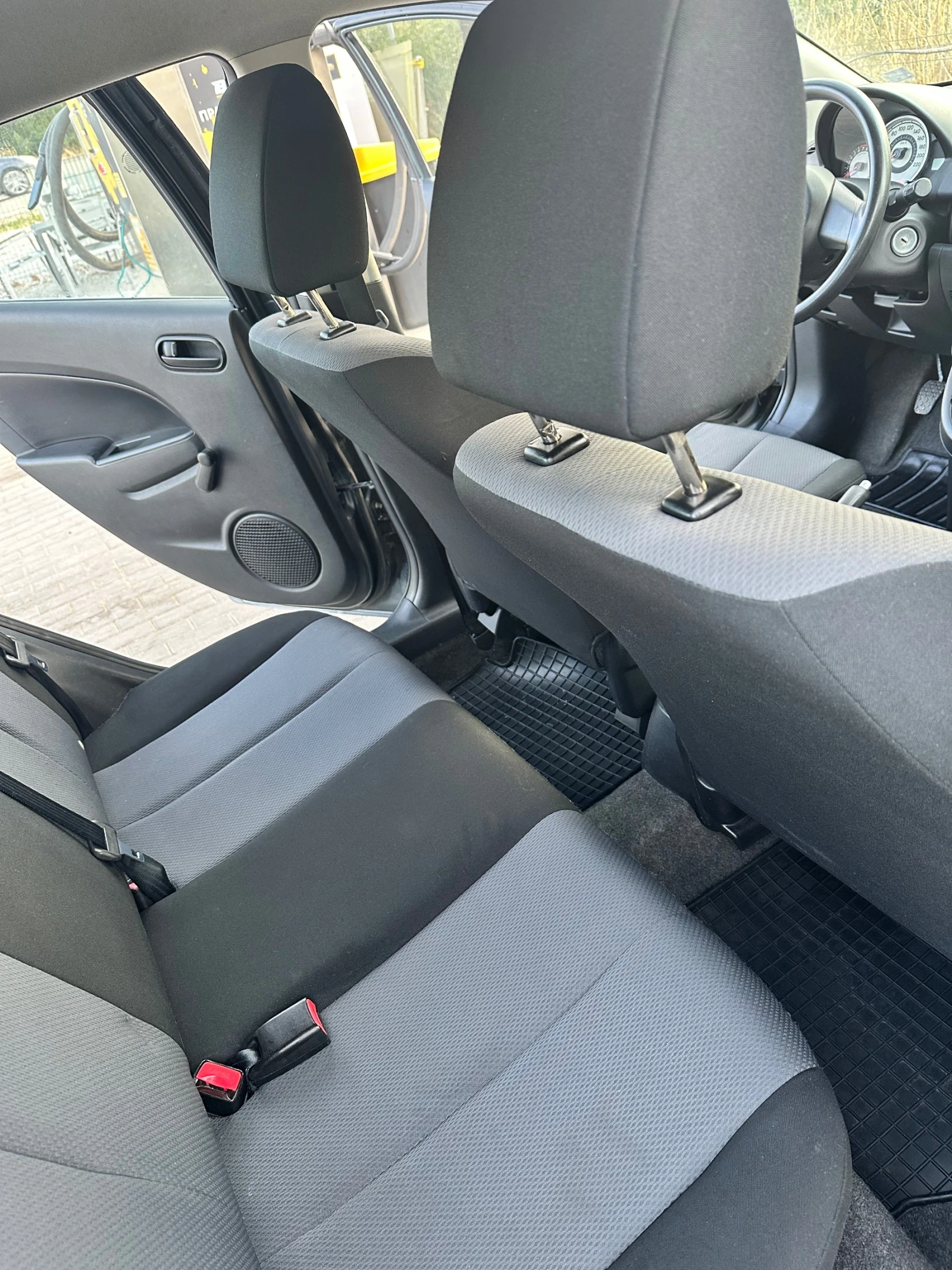 Mazda 2, снимка 6 - Автомобили и джипове - 56343644
