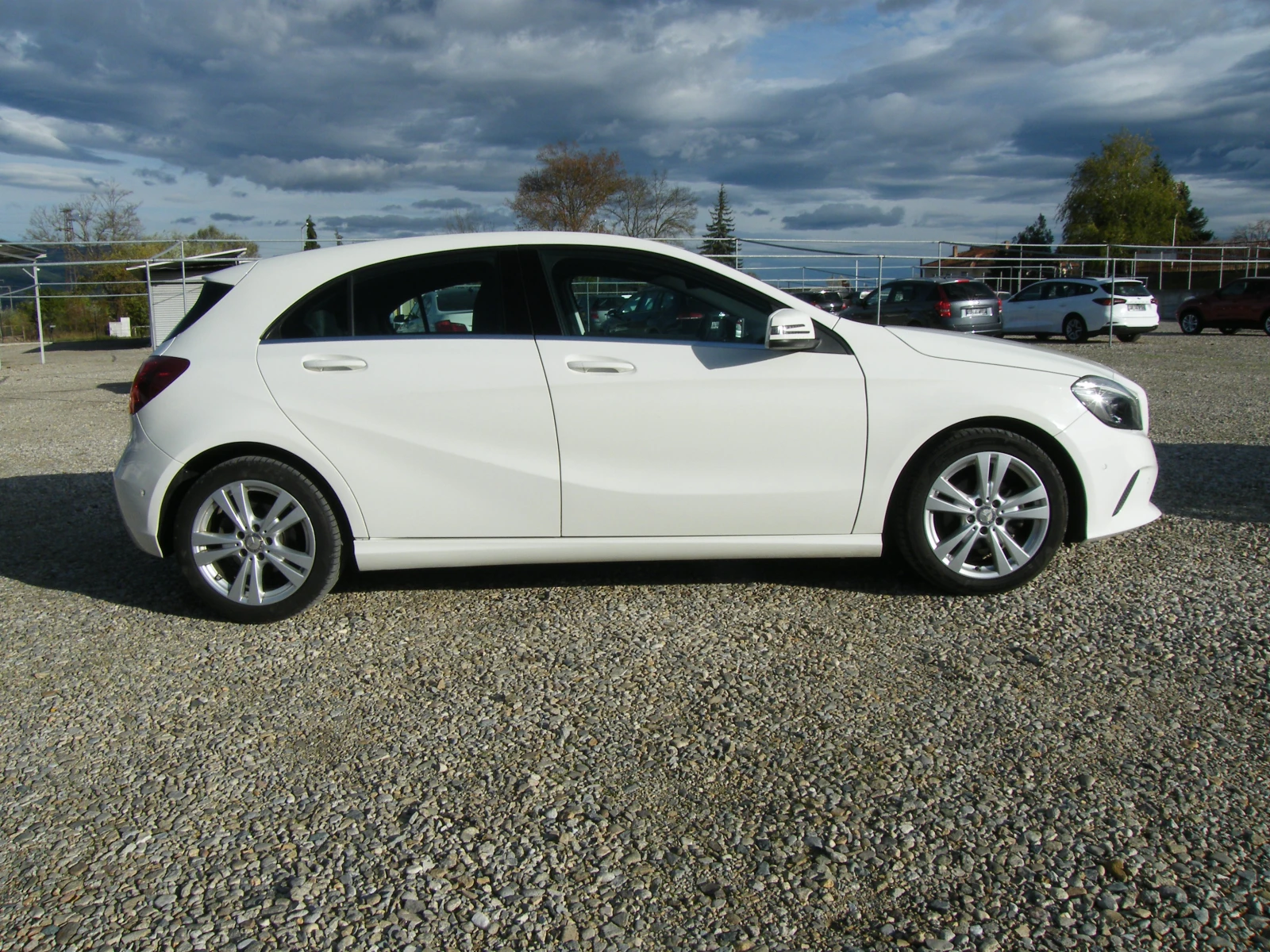Mercedes-Benz A 180 1, 5, снимка 3 - Автомобили и джипове - 56707926