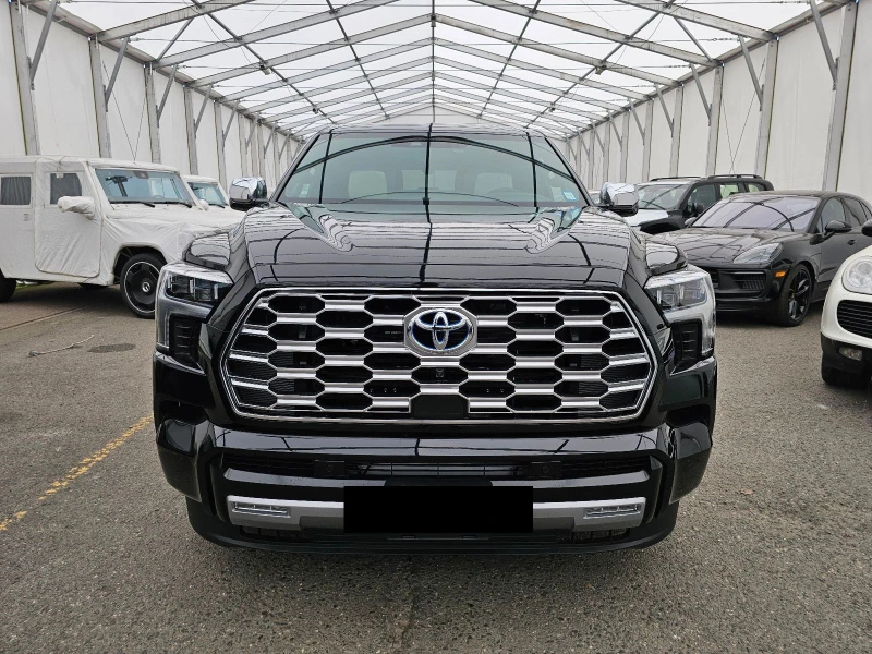 Toyota Sequoia 3.5 HYBRID/CAPSTONE/HEAD UP/PANO/360/JBL/7-МЕСТЕН/, снимка 2 - Автомобили и джипове - 50256984