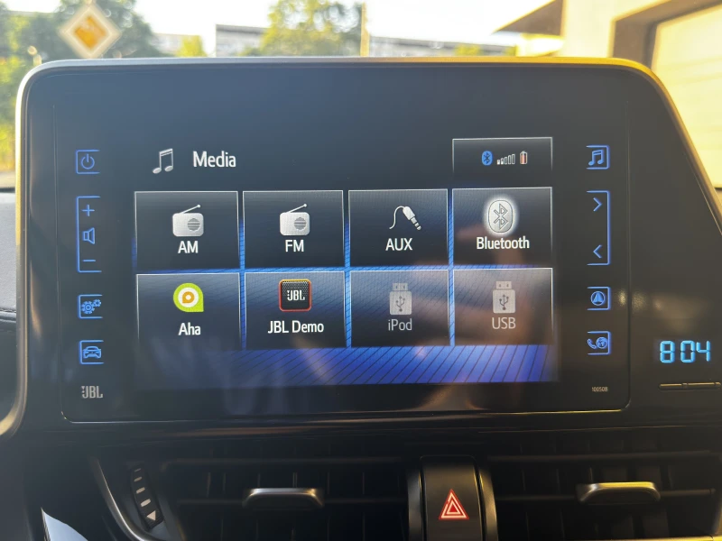 Toyota C-HR 1.8 (122 Hp) Hybrid e-CVT, снимка 15 - Автомобили и джипове - 52251837