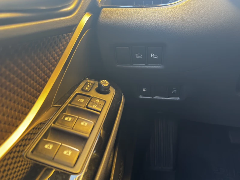 Toyota C-HR 1.8 (122 Hp) Hybrid e-CVT, снимка 17 - Автомобили и джипове - 52251837