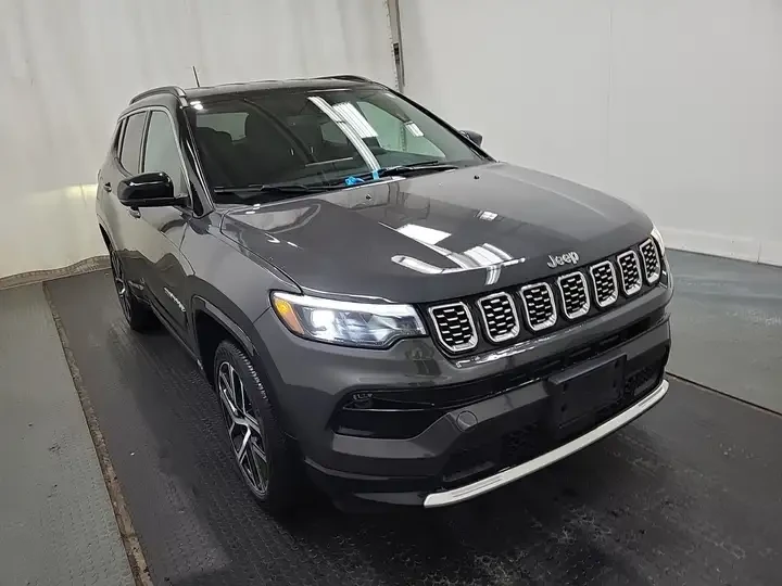Jeep Compass LIMITED/ПОДГРЕВИ/ОБДУХВАНЕ/PREMIUM LEATHER/CARFAX, снимка 2 - Автомобили и джипове - 55173417
