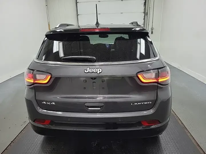 Jeep Compass LIMITED/ПОДГРЕВИ/ОБДУХВАНЕ/PREMIUM LEATHER/CARFAX, снимка 6 - Автомобили и джипове - 55173417