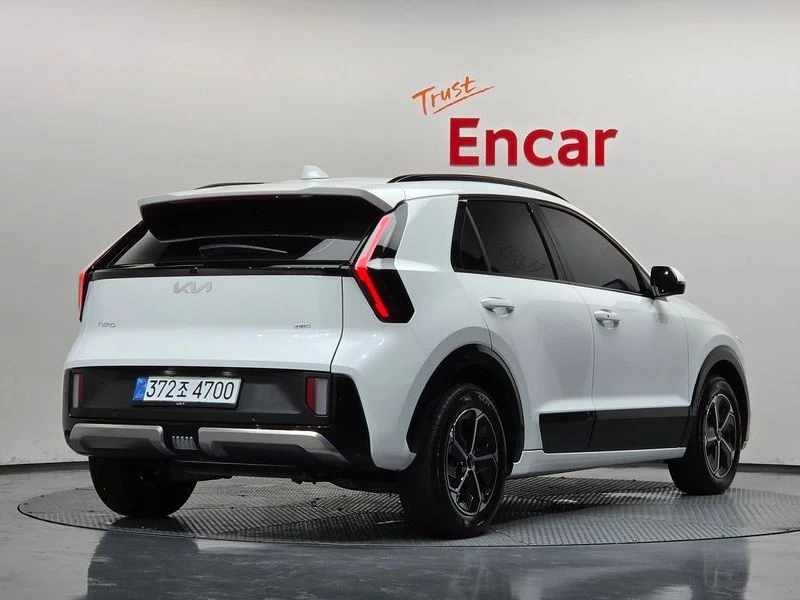 Kia Niro 1.6 204 hp Automatic, снимка 2 - Автомобили и джипове - 55769839
