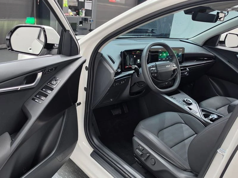 Kia Niro 1.6 204 hp Automatic, снимка 10 - Автомобили и джипове - 55769839