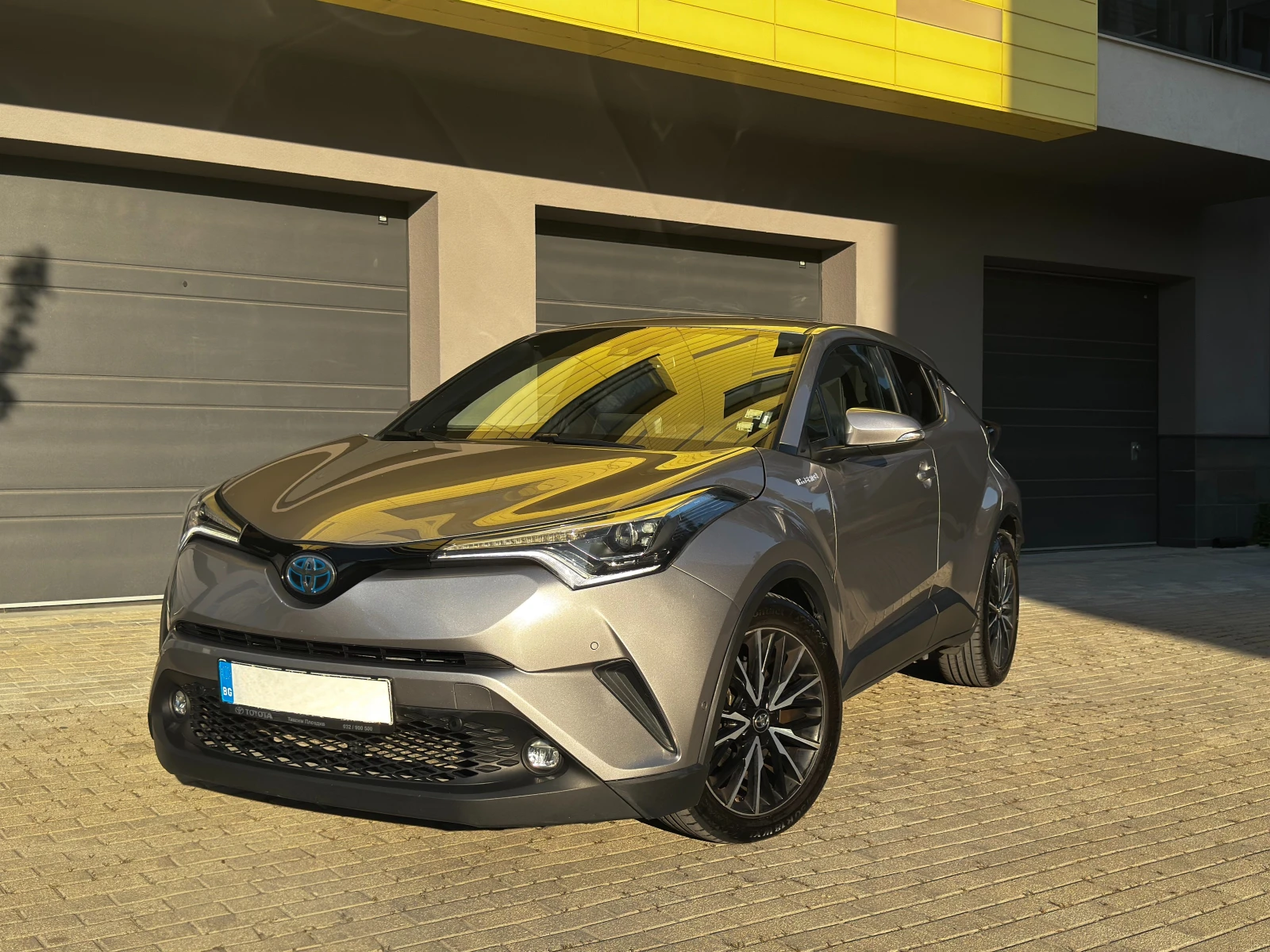 Toyota C-HR 1.8 (122 Hp) Hybrid e-CVT, снимка 1
