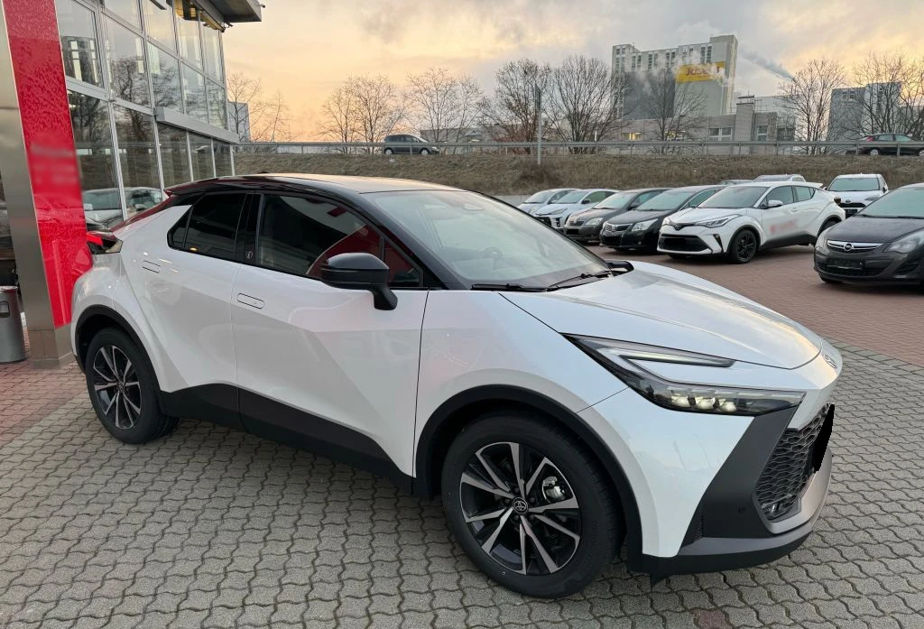 Toyota C-HR 1.8 Hybrid = Team Deutschland= Гаранция - изображение 3