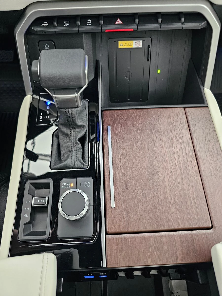 Toyota Sequoia 3.5 HYBRID/CAPSTONE/HEAD UP/PANO/360/JBL/7-/ | Mobile.bg   13