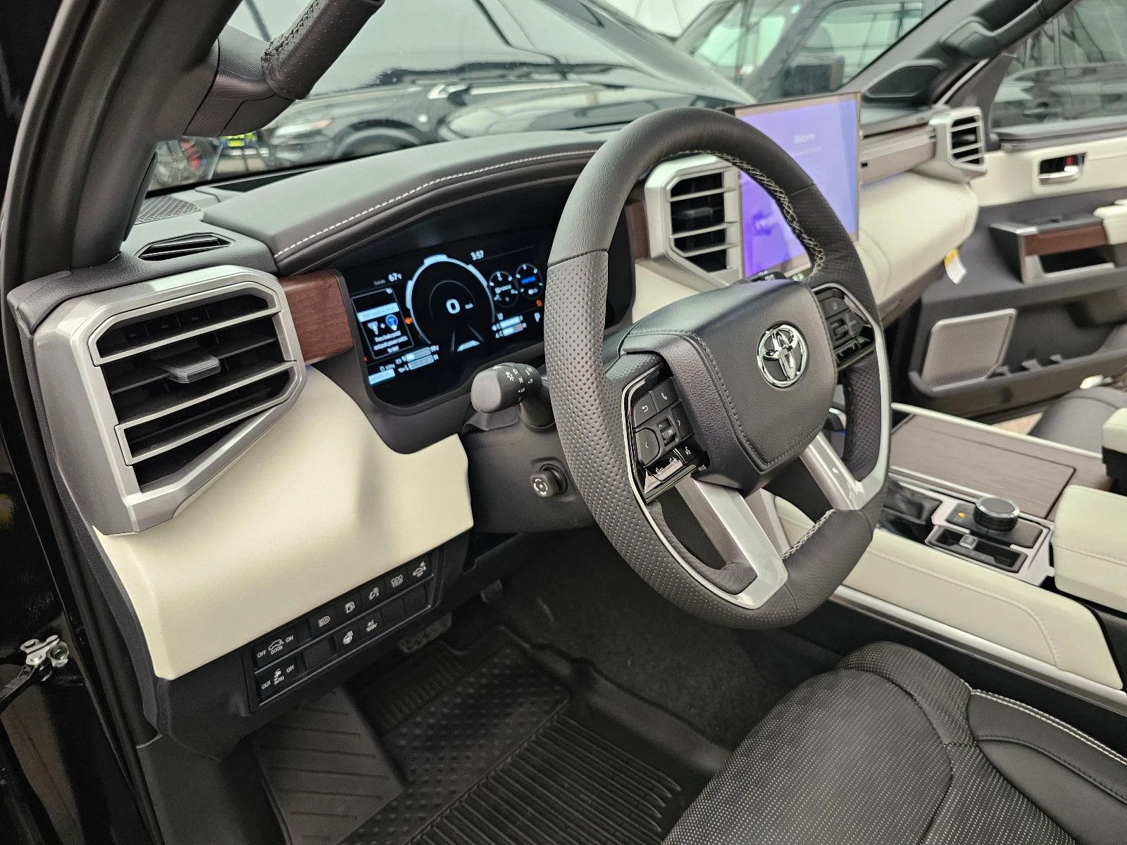 Toyota Sequoia 3.5 HYBRID/CAPSTONE/HEAD UP/PANO/360/JBL/7-МЕСТЕН/ - изображение 10