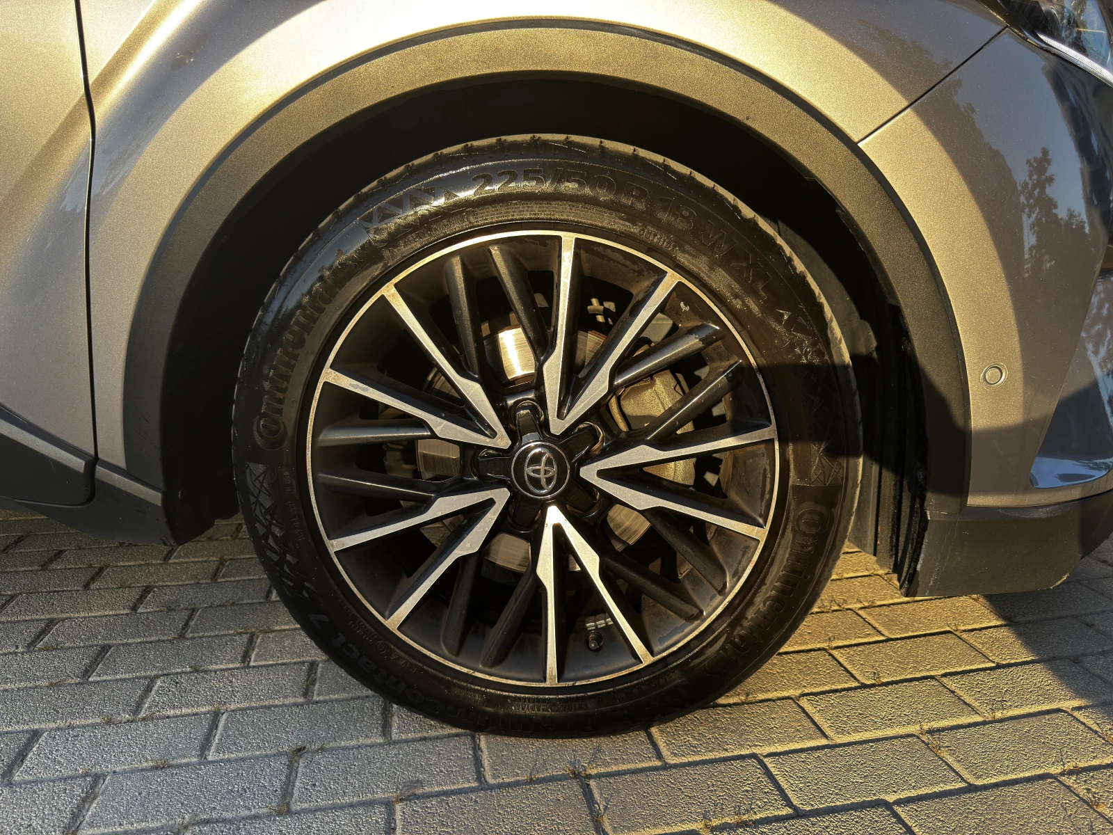 Toyota C-HR 1.8 (122 Hp) Hybrid e-CVT - изображение 6