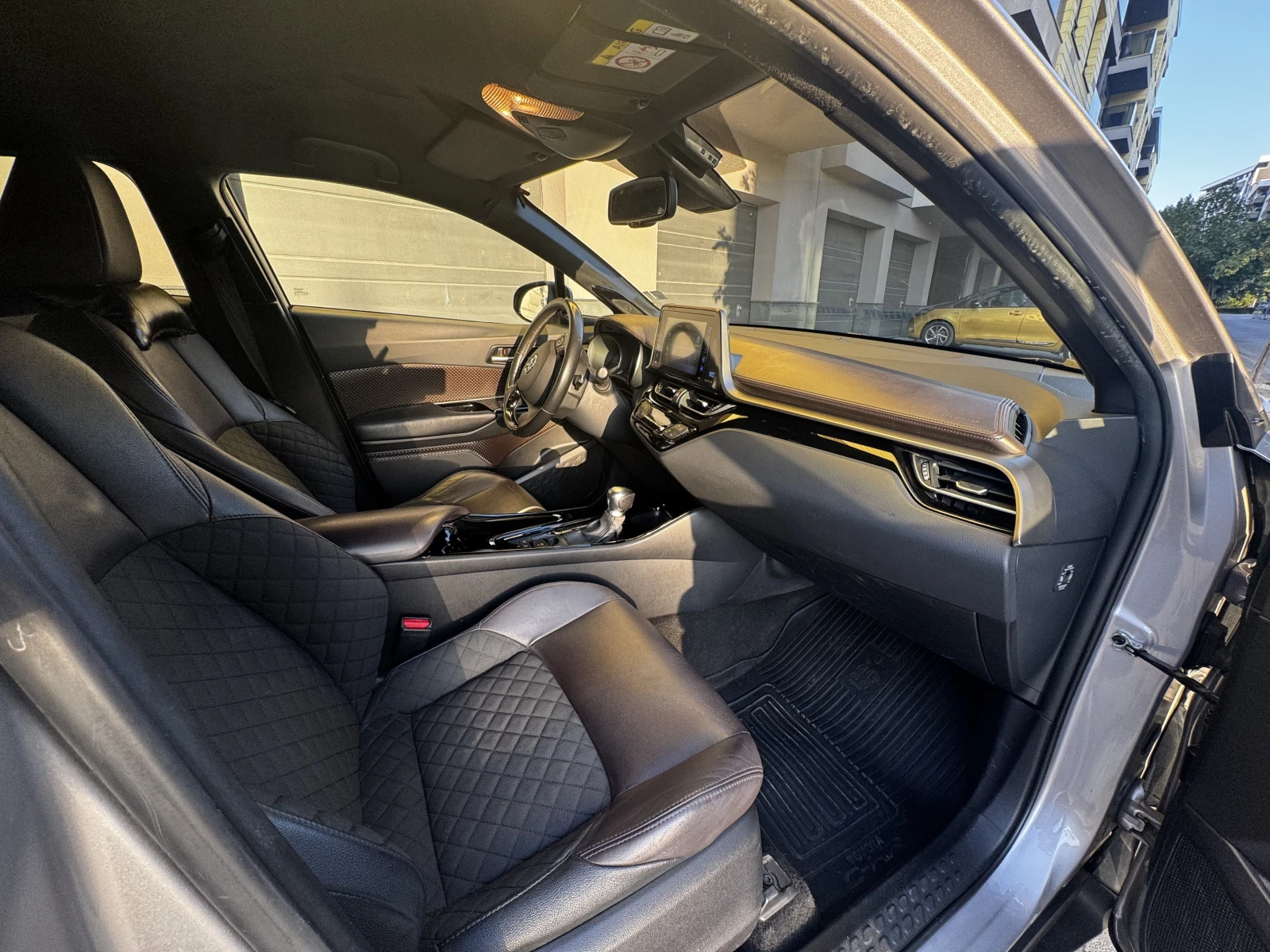 Toyota C-HR 1.8 (122 Hp) Hybrid e-CVT - изображение 9