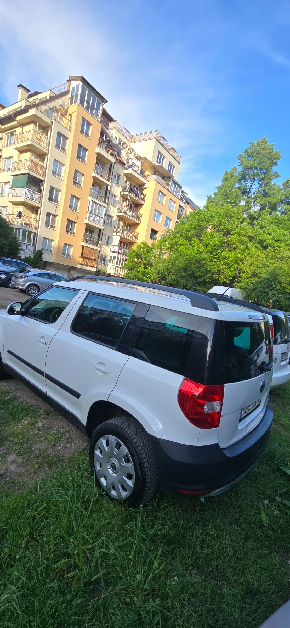 Skoda Yeti 1.2 TSI, снимка 2 - Автомобили и джипове - 54166657