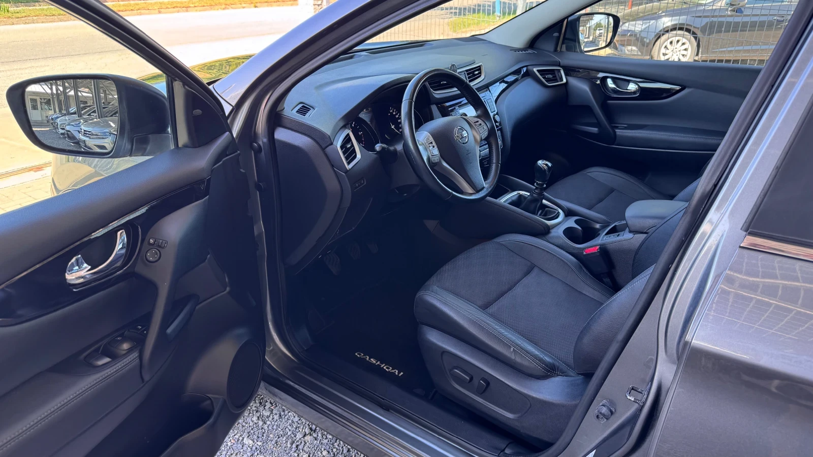 Nissan Qashqai 1.5DCI 131кс 6кс * FULL* , снимка 11 - Автомобили и джипове - 54867843
