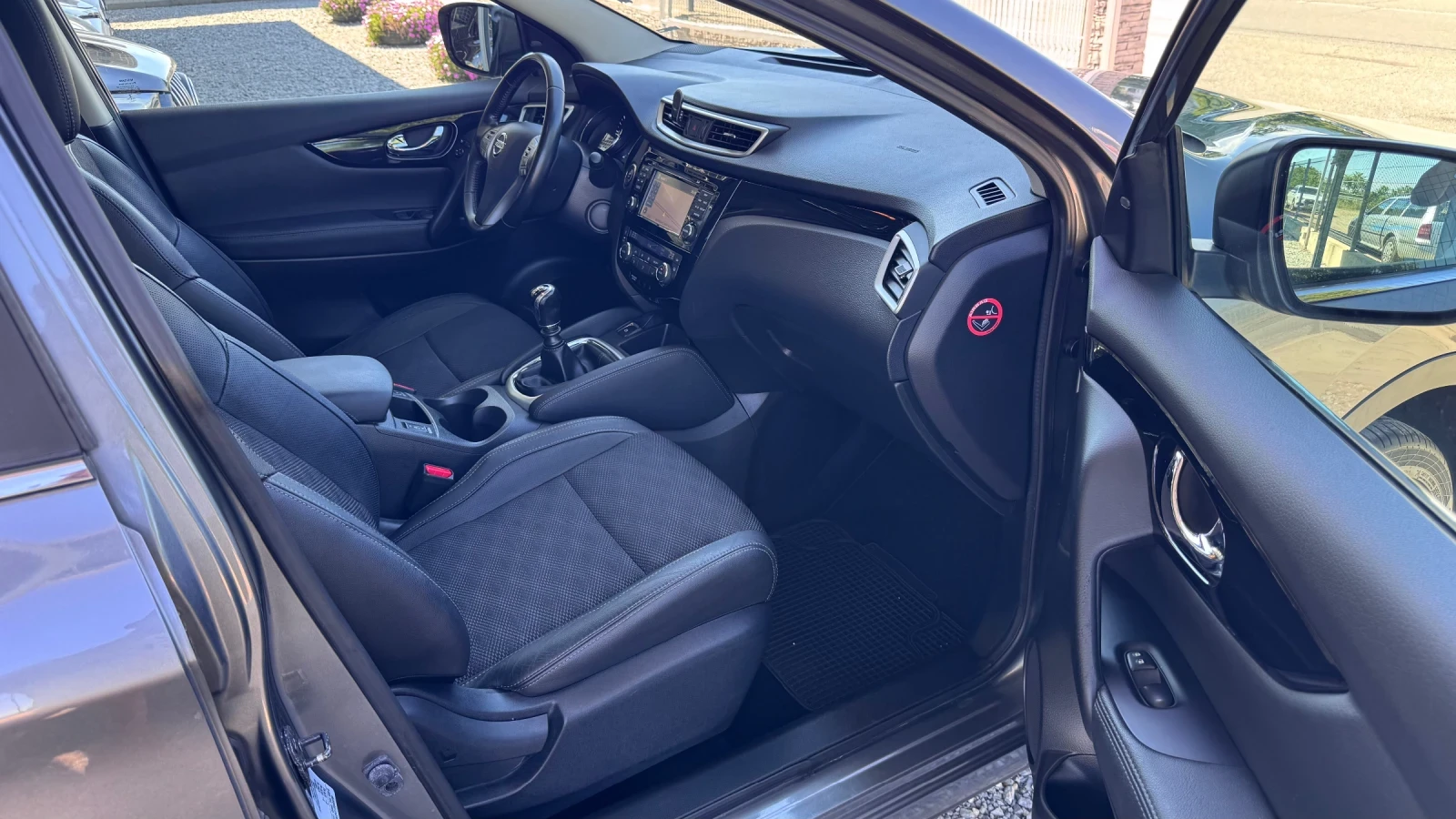Nissan Qashqai 1.5DCI 131кс 6кс * FULL* , снимка 9 - Автомобили и джипове - 54867843
