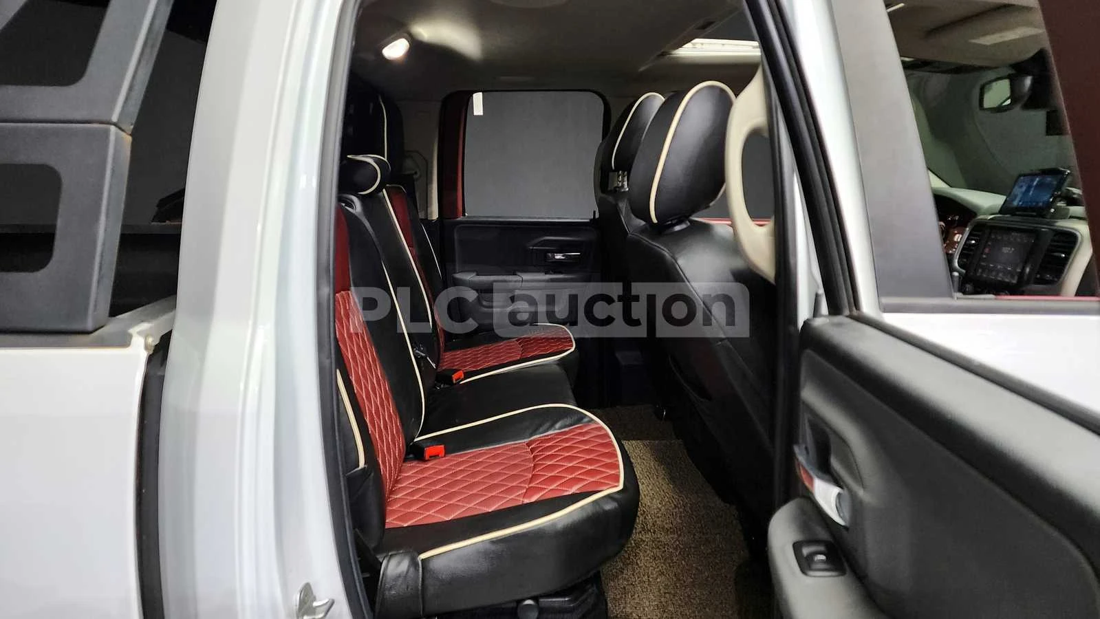 Dodge RAM 1500 5.7 HEMI 4x4| 360| ПОДГРЕВ| ШИБЕДАХ| ВКЛ.ТЕХНОТЕСТ, снимка 12 - Автомобили и джипове - 54929365
