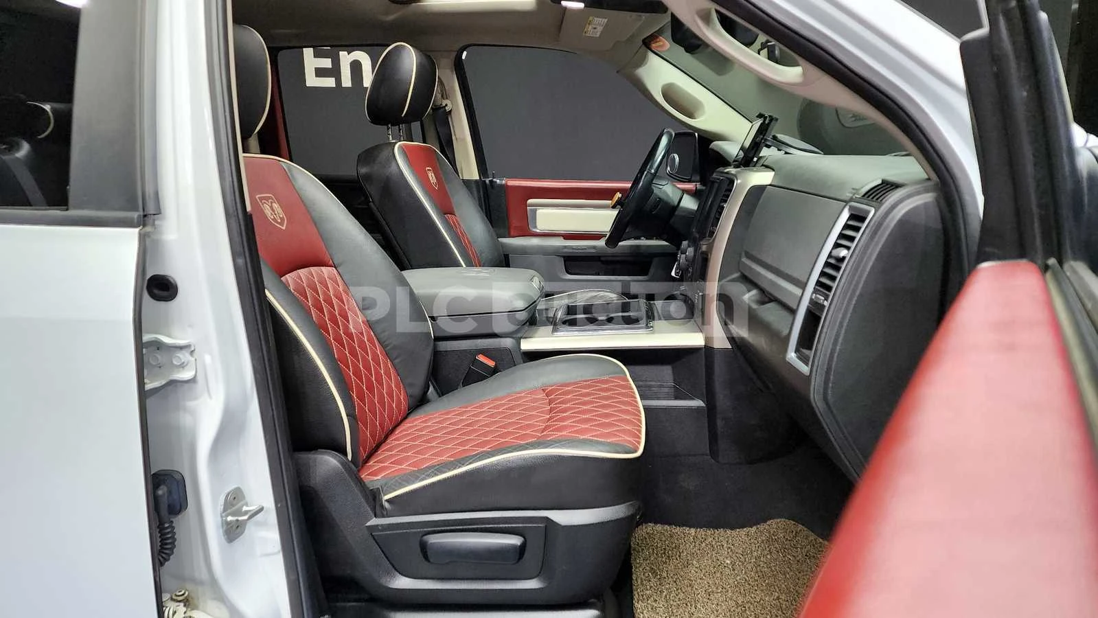 Dodge RAM 1500 5.7 HEMI 4x4| 360| ПОДГРЕВ| ШИБЕДАХ| ВКЛ.ТЕХНОТЕСТ, снимка 9 - Автомобили и джипове - 54929365