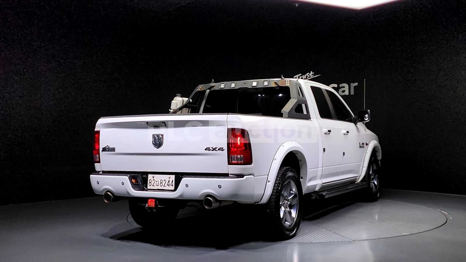 Dodge RAM 1500 5.7 HEMI 4x4| 360| ПОДГРЕВ| ШИБЕДАХ| ВКЛ.ТЕХНОТЕСТ, снимка 2 - Автомобили и джипове - 54929365
