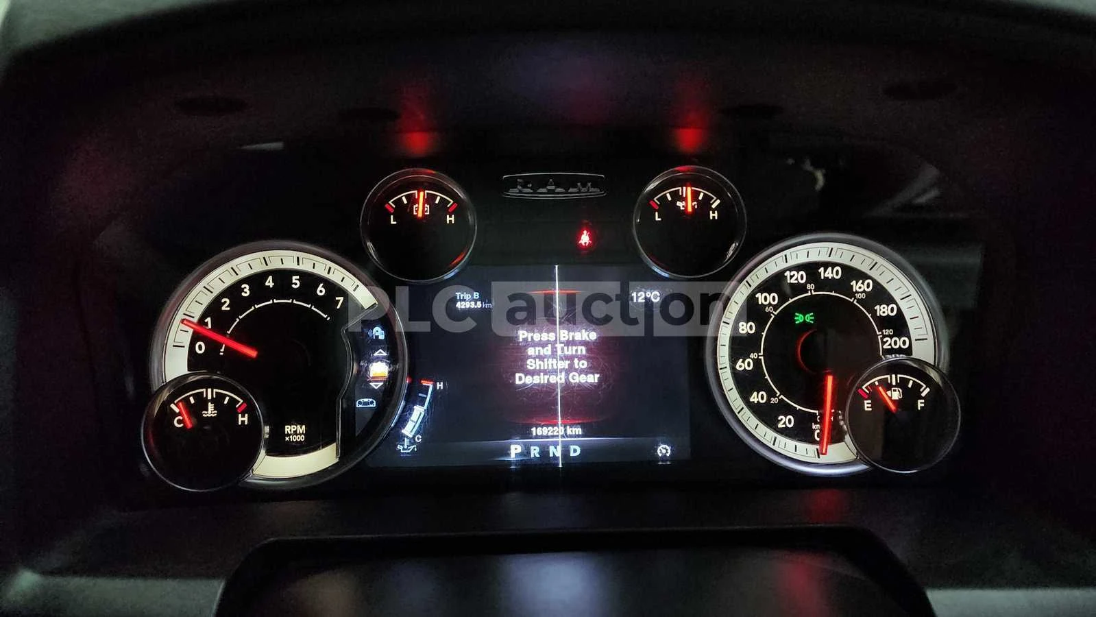 Dodge RAM 1500 5.7 HEMI 4x4| 360| ПОДГРЕВ| ШИБЕДАХ| ВКЛ.ТЕХНОТЕСТ, снимка 7 - Автомобили и джипове - 54929365