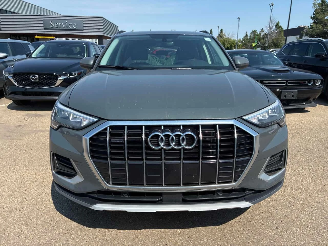 Audi Q3  Komfort  / DISTRONIC / LED / CARFAX , снимка 6 - Автомобили и джипове - 55538155