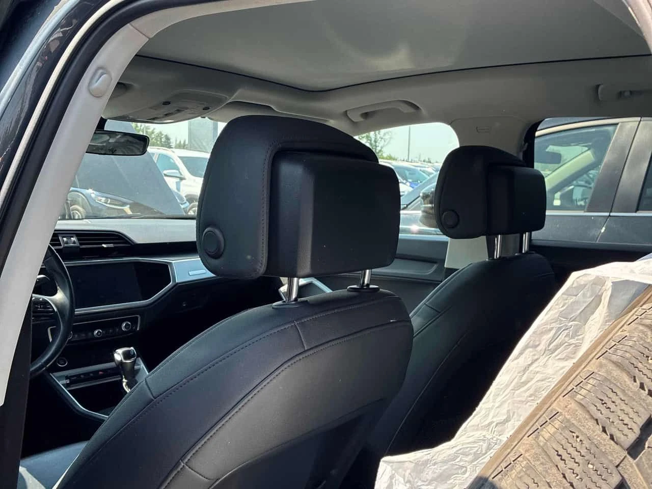 Audi Q3  Komfort  / DISTRONIC / LED / CARFAX , снимка 11 - Автомобили и джипове - 55538155