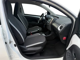 Toyota Aygo 1.0/Nav/Camera/Cruise control/PDC/LED, снимка 11
