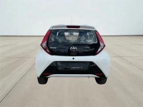 Toyota Aygo 1.0/Nav/Camera/Cruise control/PDC/LED, снимка 3