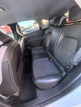 Renault Captur 1.6 Hybrid E-Tech Intens, снимка 10