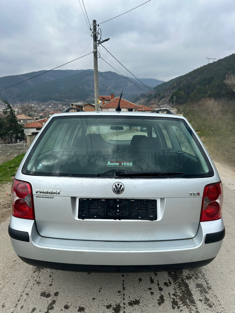 VW Passat, снимка 6 - Автомобили и джипове - 46381369