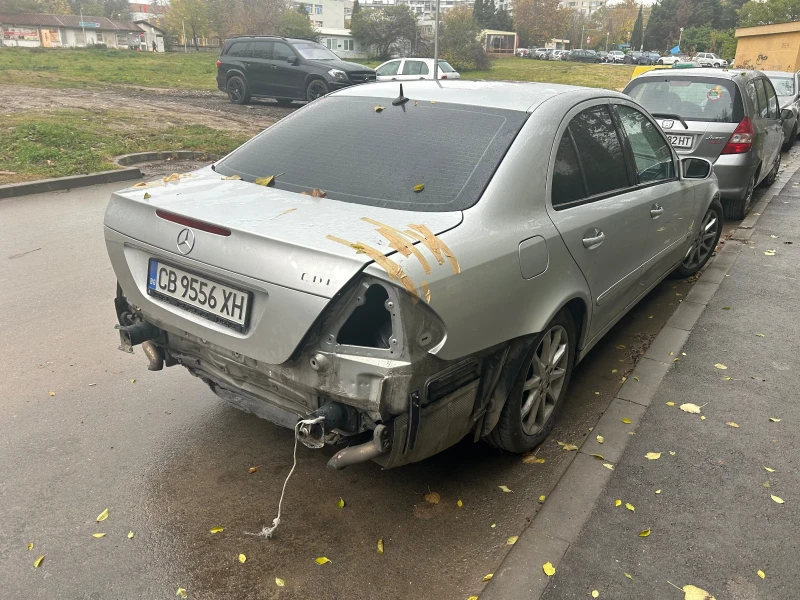 Mercedes-Benz E 270, снимка 4 - Автомобили и джипове - 47987553