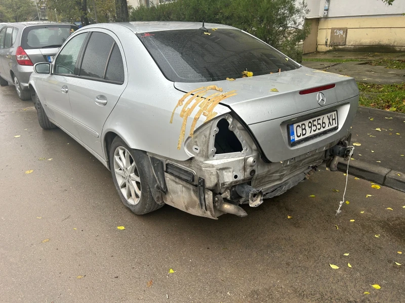 Mercedes-Benz E 270, снимка 3 - Автомобили и джипове - 47987553