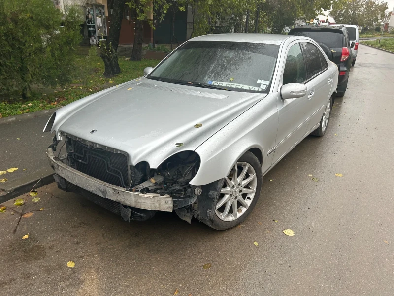 Mercedes-Benz E 270, снимка 2 - Автомобили и джипове - 47987553