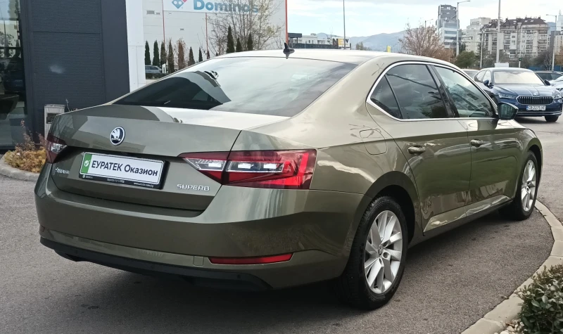 Skoda Superb 2.0TDI, снимка 3 - Автомобили и джипове - 48062318