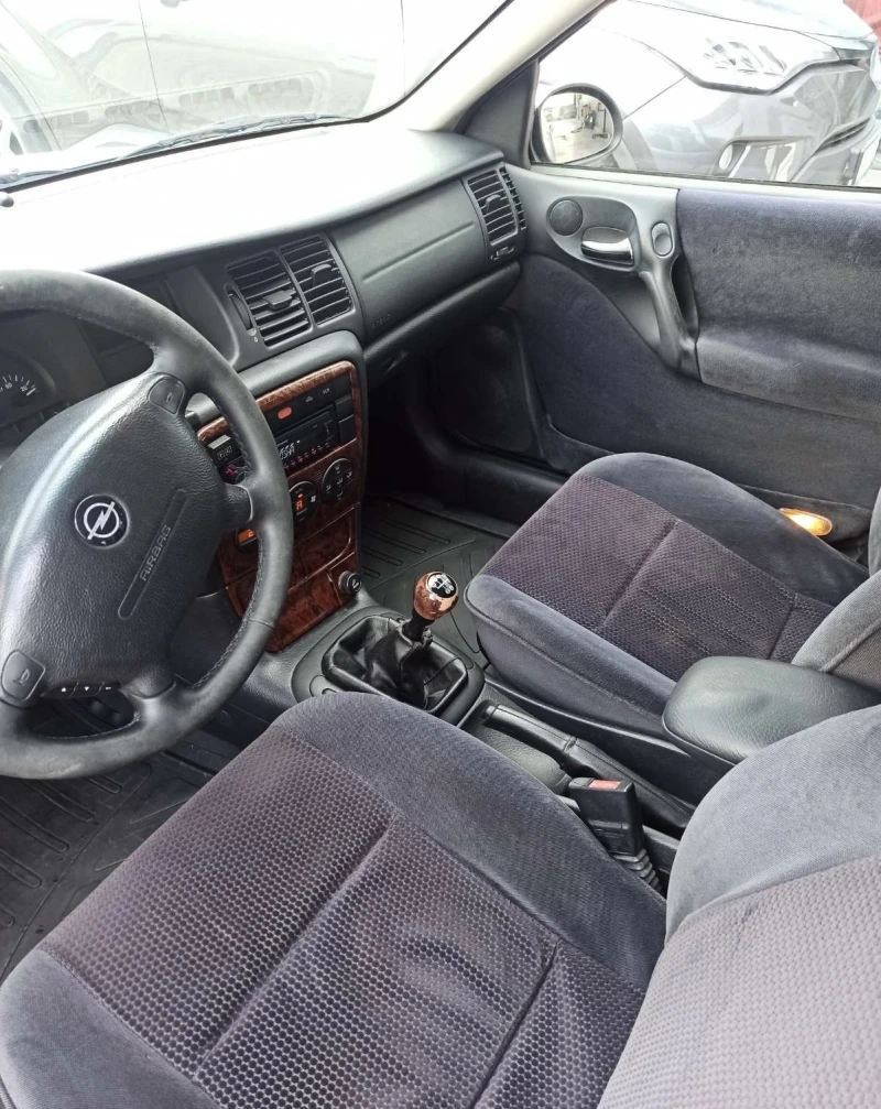 Opel Vectra Бензин/Газ, снимка 5 - Автомобили и джипове - 49493645