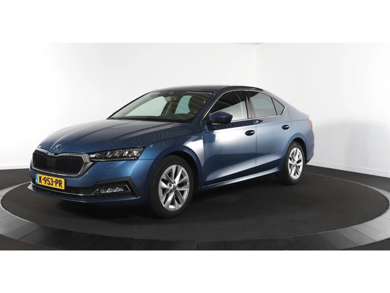 Skoda Octavia 1.0 Edition Plus в Автомобили и джипове в Извън страната