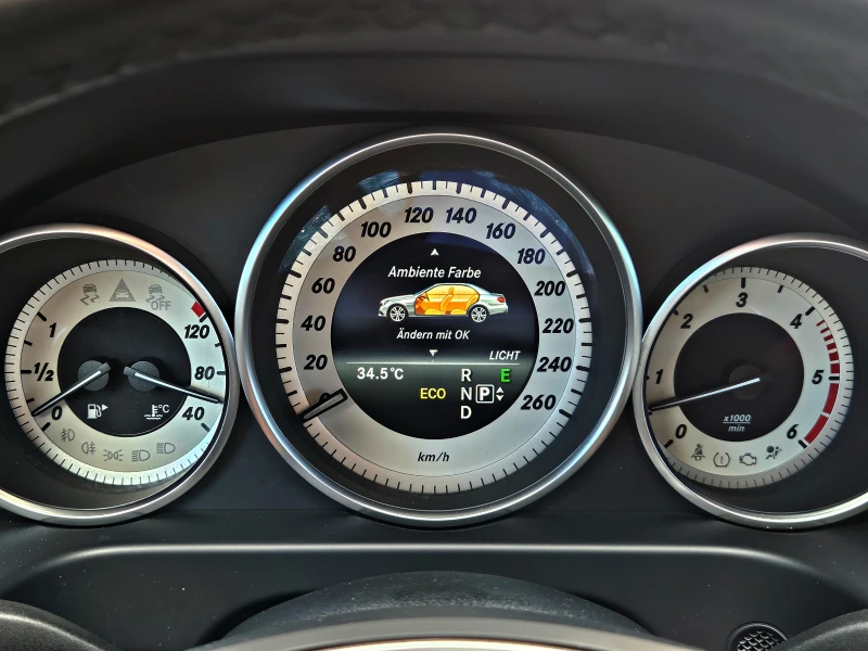 Mercedes-Benz E 350 AMG/4MATIC/GERMANY/PANO/AIR/ПОДГРЕВ/AMBIENT/F1/LIZ, снимка 10 - Автомобили и джипове - 51812099