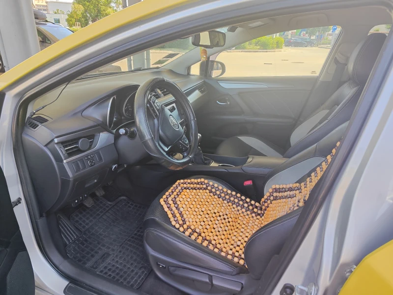 Toyota Avensis, снимка 10 - Автомобили и джипове - 52260066