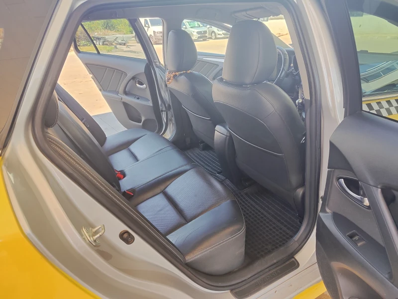 Toyota Avensis, снимка 7 - Автомобили и джипове - 52260066