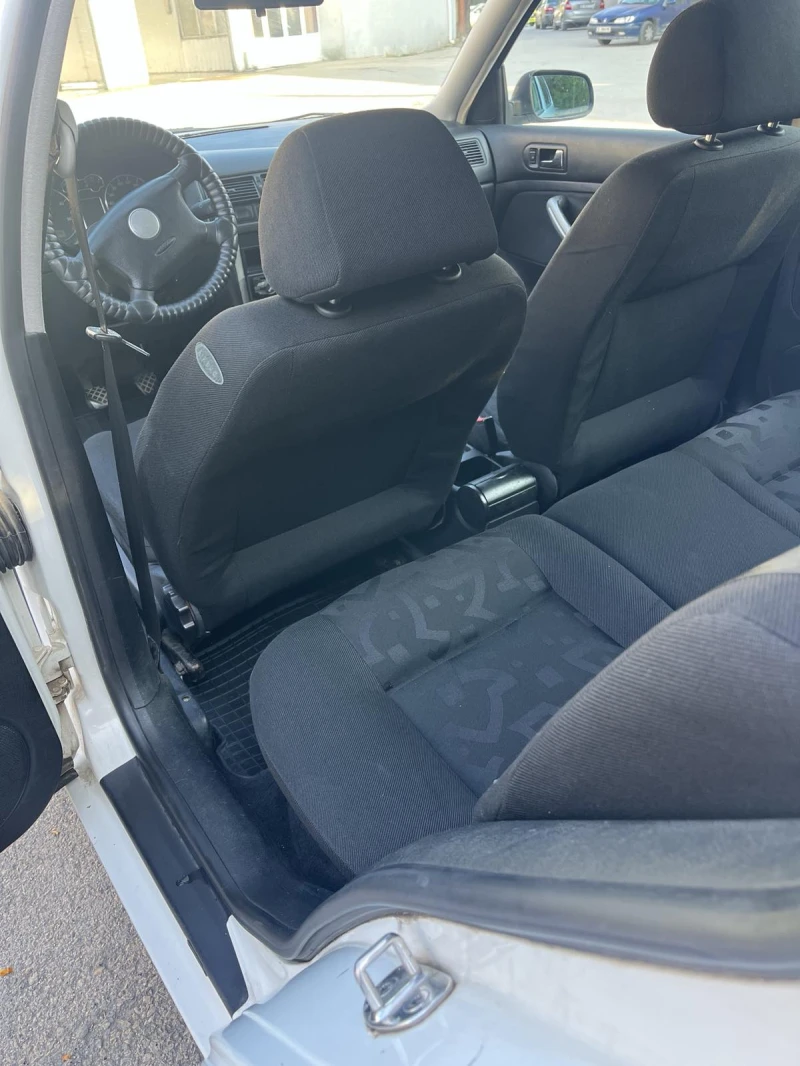 VW Golf 1.9 TDI 4x4, снимка 9 - Автомобили и джипове - 52555103