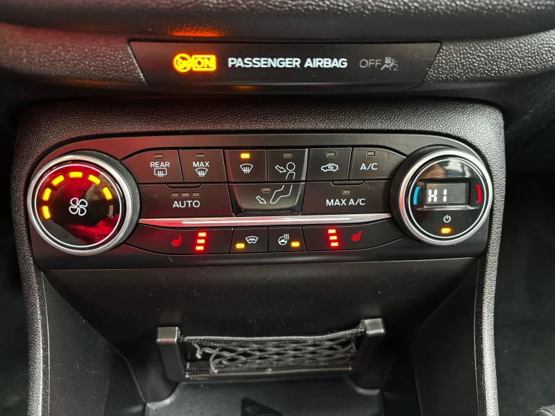 Ford Fiesta 1.5 TDCI* TITANIUM* PANORAMA* CAMERA* FULL* COC* K, снимка 13 - Автомобили и джипове - 52574542